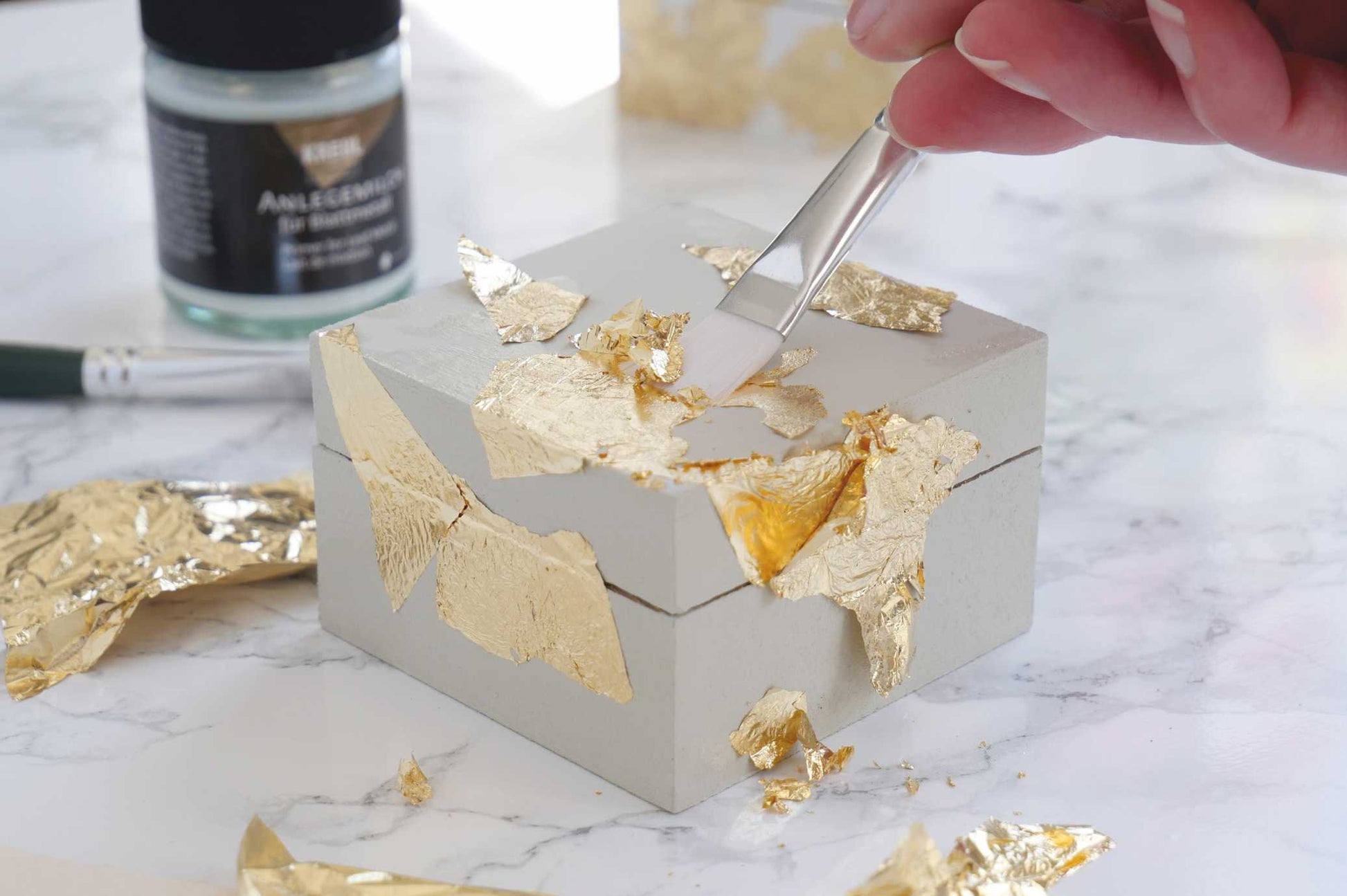 Erklärung zur Anwendung von Anlegemilch für Blattmetall